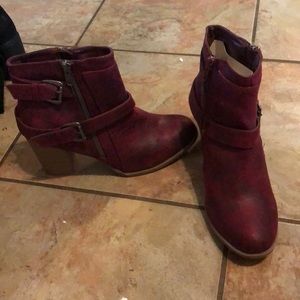 Vintage look pink heeled ankle booties, never worn